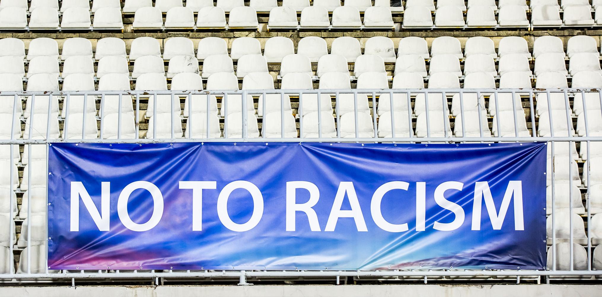 أبعاد تصاعد العنصرية في كرة القدم الأوروبية