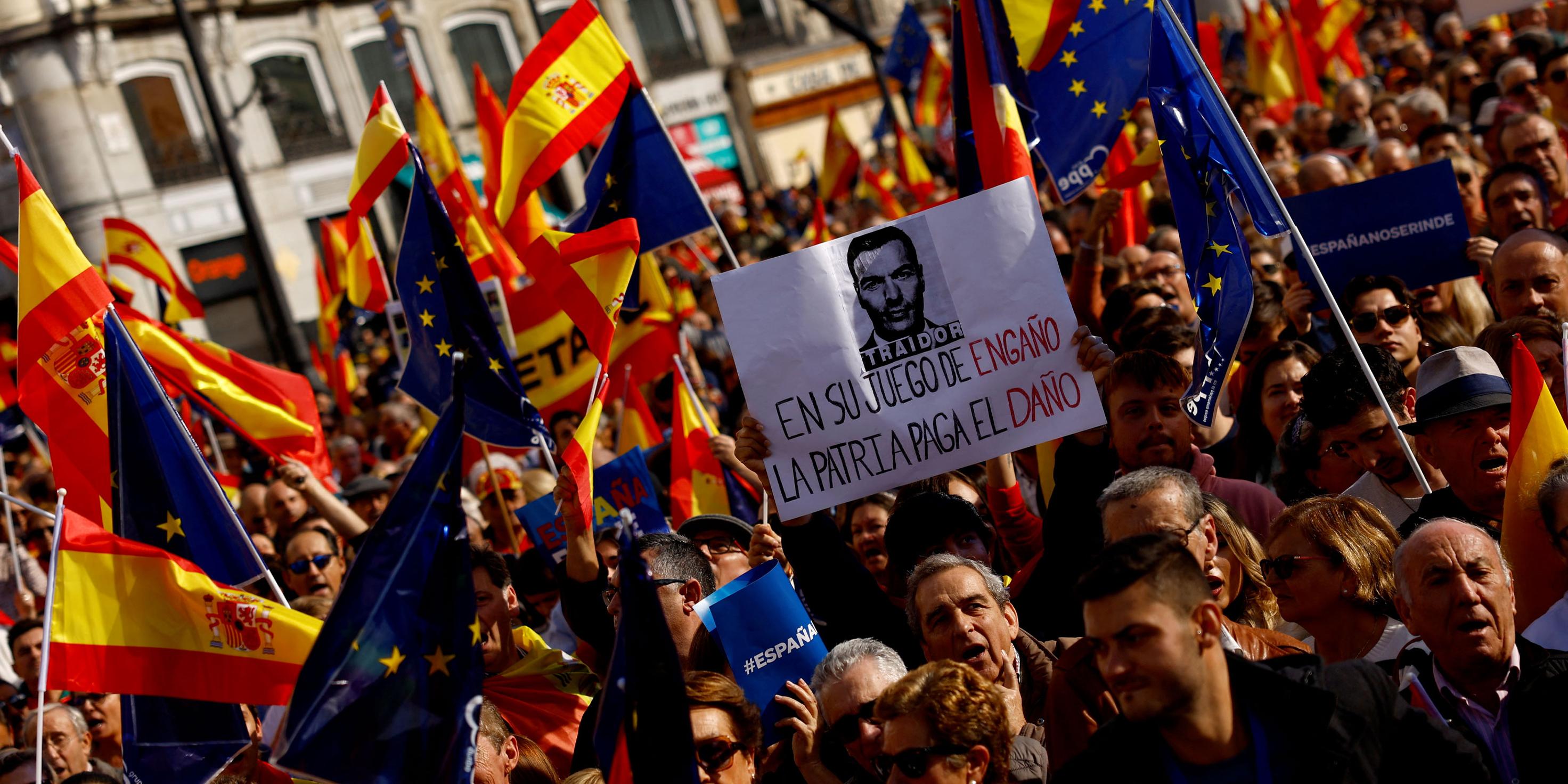 أبعاد اتفاق منح العفو الشامل للانفصاليين الكتالونيين