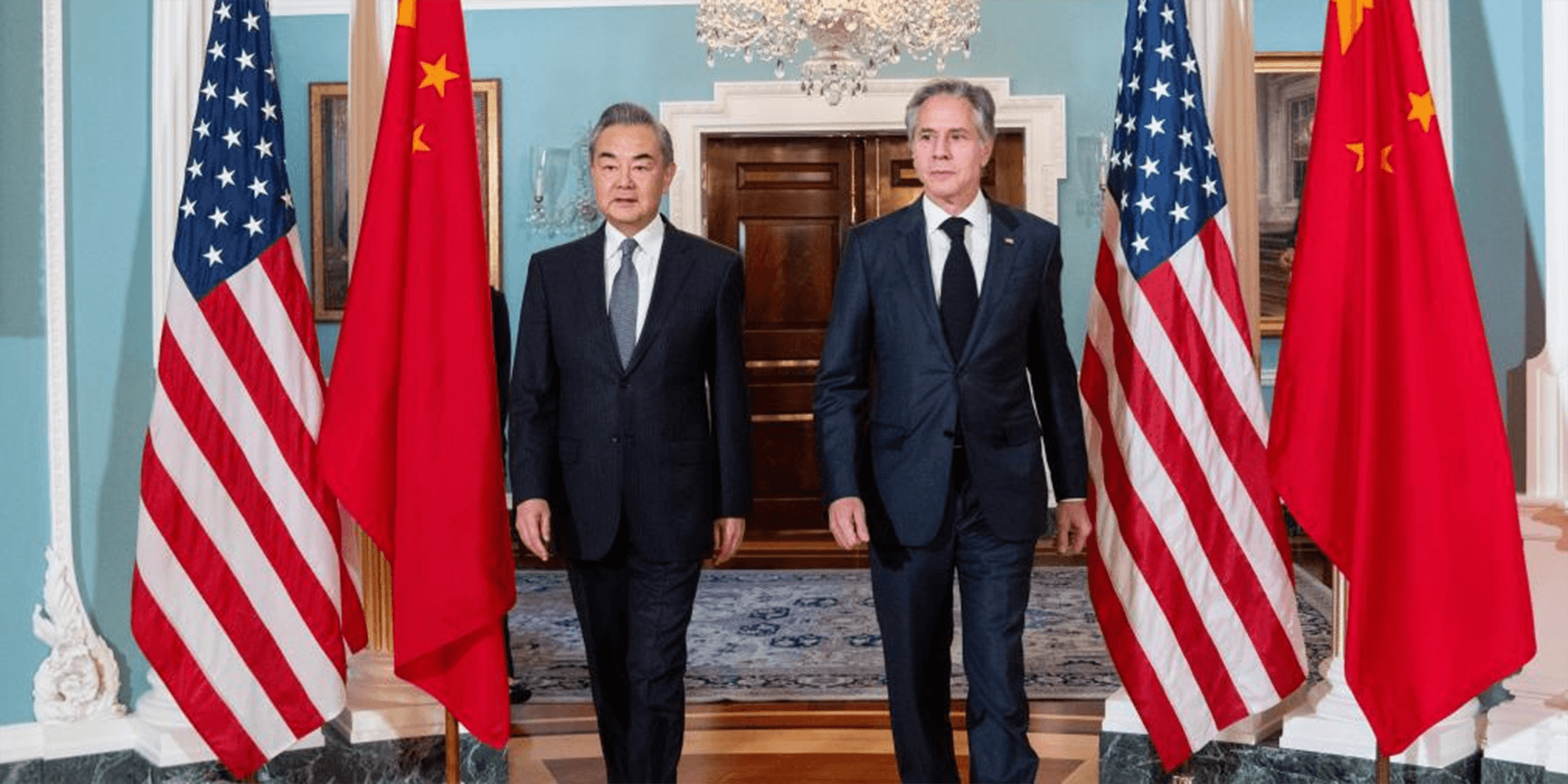 ما دلالات زيارة وزير الخارجية الأمريكي إلى الصين؟