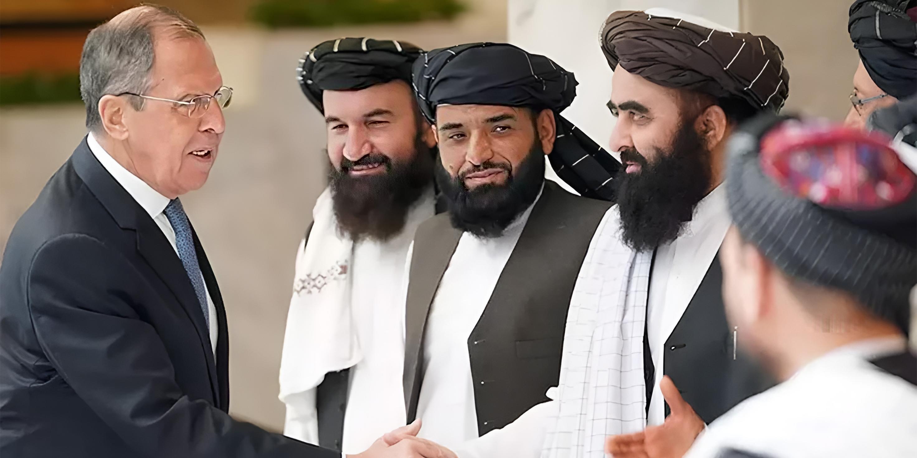 لماذا تسعى روسيا إلى الاعتراف بحركة طالبان؟